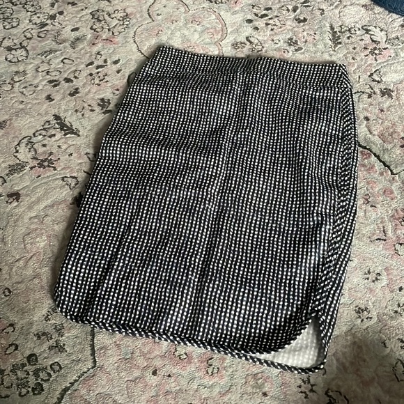 LOFT Dresses & Skirts - Loft Gingham Patterned Pencil Skirt